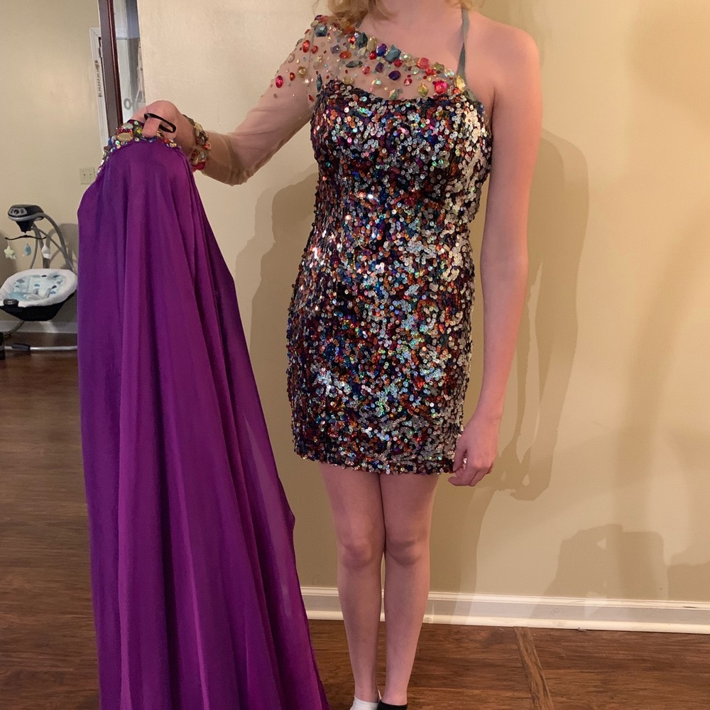 Formal dress - Picture 2 of 3